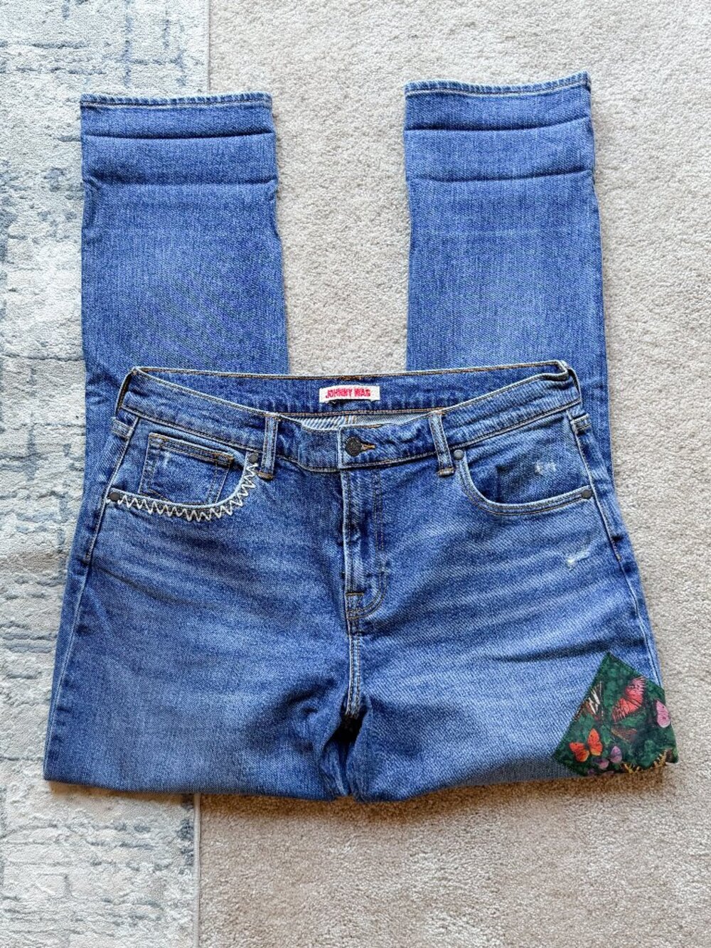 Johnny Was Embroidered patchwork Boyfriend Mid-rise Medium Wash Jeans - Size 33